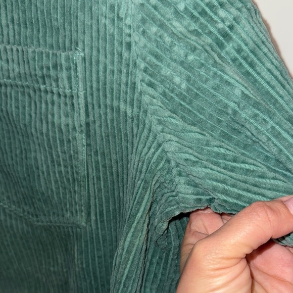 Dividend-Green Corduroy Button-Up Shirt size Medium - Picture 7 of 15